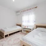 Apartman Hometown By Pikhost *