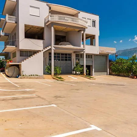 Lejlighed Hometown By Pikhost *