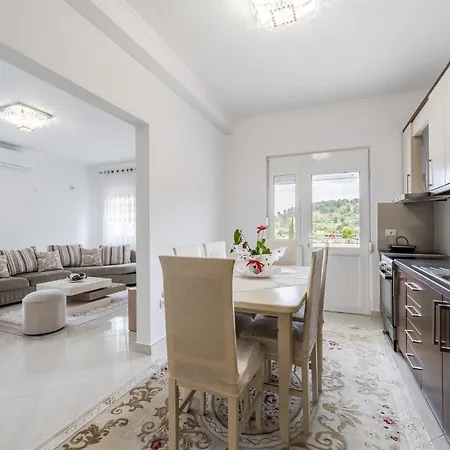 Апартаменты Hometown By Pikhost *