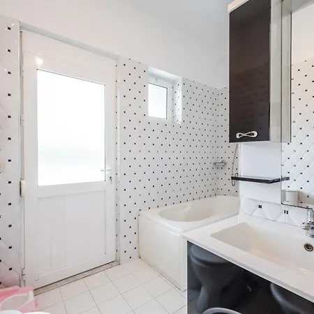 Hometown By Pikhost * Gjirokastër