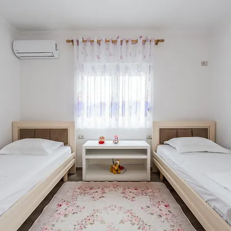 Hometown By Pikhost Lejlighed *