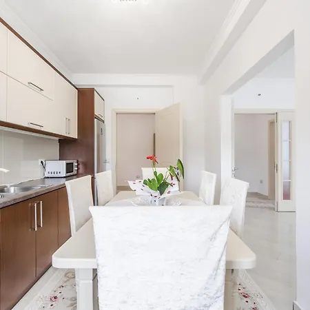 Hometown By Pikhost Lejlighed *